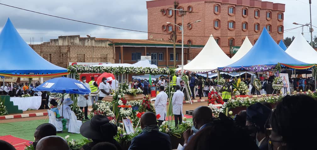 Obsèques du Dr Jonas Kouamoua Maire de Bangangte : Fongo-Tongo bien présent via la présence du Maire Paul DONGUE