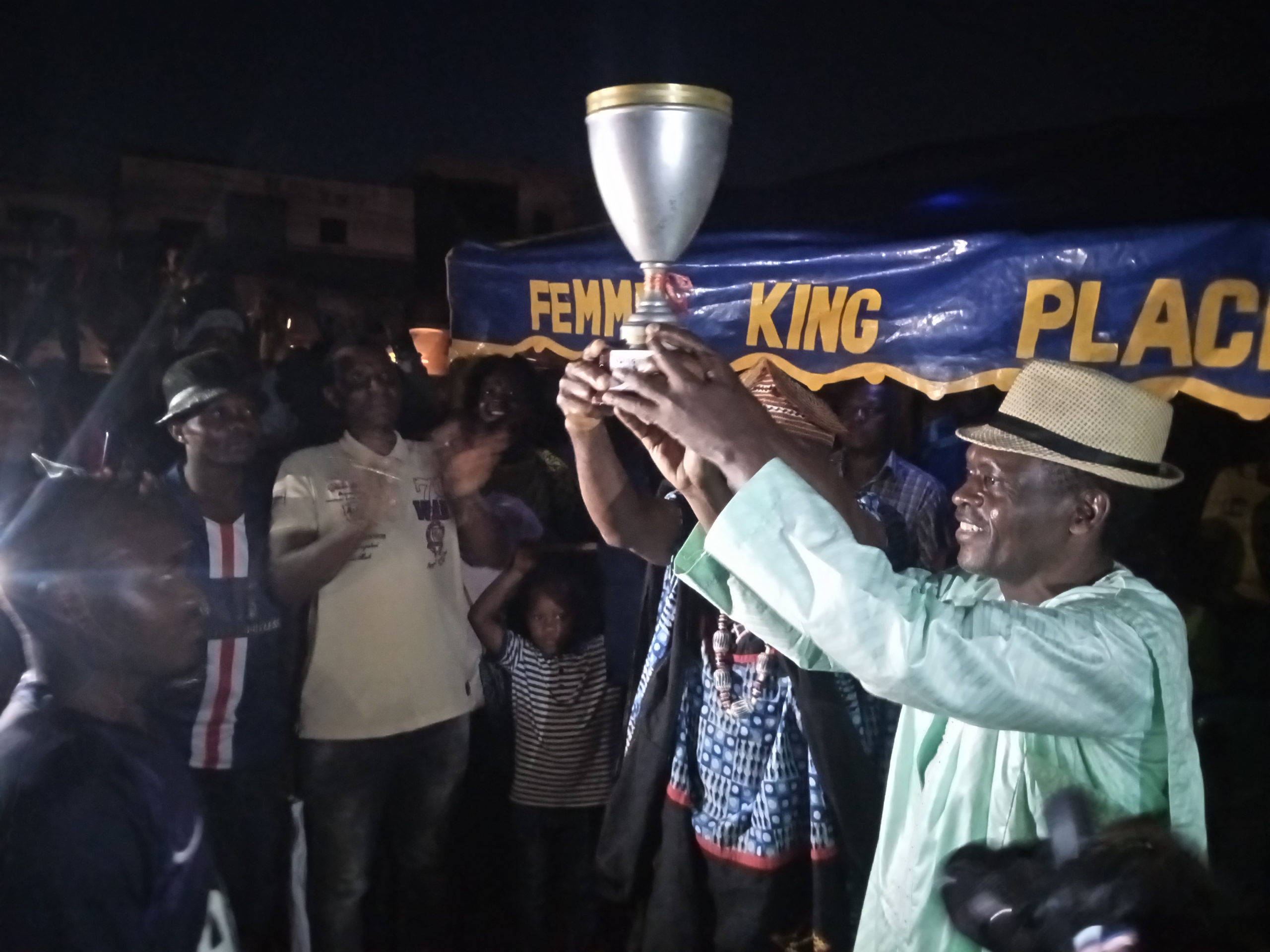 Grande Finale Sportive Fossong Ellelem de Yaoundé disputée ce Samedi 18 Septembre 2021 : Communion parfaite entre le Maire Paul DONGUE et les populations de Fossong Ellelem